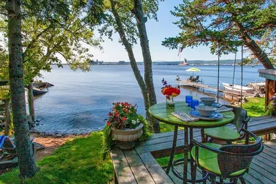 Image de Bayview Cottage – Lakeside Getaway with Dock, Beach Access & Near Canal Park