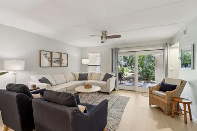 Image de Steps to the Pool | 2 King Beds with Private Patio