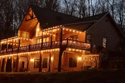 Image de Luxurious Mountain Getaway w/ Pool and Sauna! Sleeps 20