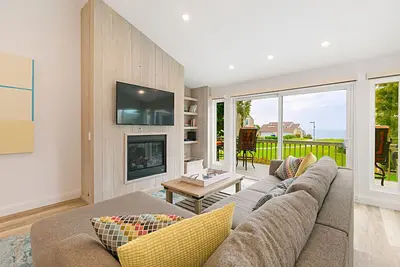 Image de Gorgeous Oceanview Home! Steps to Beach, Pool & Pickleball. Winter Discounts!