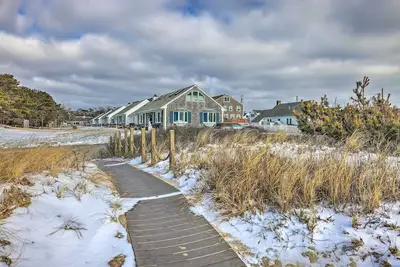 Image de Cape Cod Retreat w/ Gas Grill, Steps to Beach