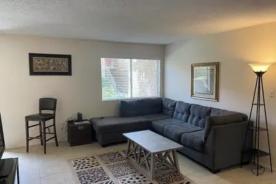 Lower 2 bedroom 2 bathroom condoAt great location!