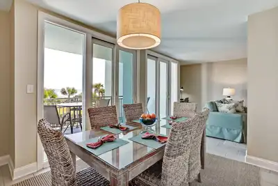 Image de Sunkissed Escape with spectacular views