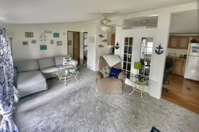 Image de Lakeside Cozy Cottage - w Fishing Dock, Relaxing Lake Freeman, close to Purdue
