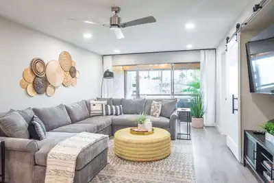 Image de ❤️Brand New Full Luxury Remodel - Old Town Scottsdale! ❤️