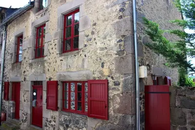 Image de Old house in the center of Murat