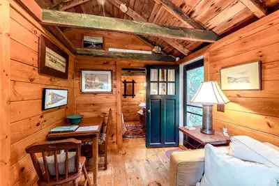 Image de Charming, Dog-Friendly Cottage w\/ Free WiFi & a Kitchenette - Close to the Beach