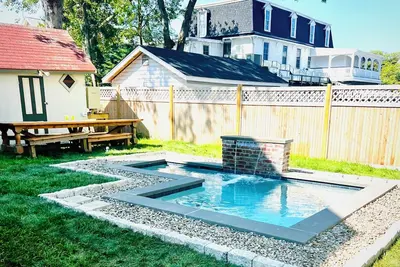 Image de Last Min deal 7/6-7/13 - 3 night min. Jackson St with pool.