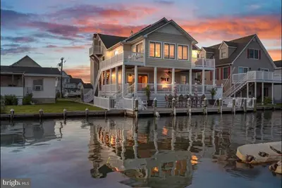 Image de On canal 50ft dock, Bay view, 1 mile to the beach
