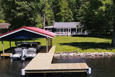 Torch River Cottage ——Pontoon Boat Available!