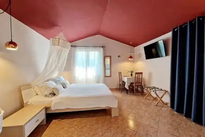 Image de Sunny depandandce romantic studio for two