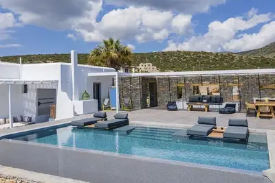 Image de Luxury Villa on Faragas Beach