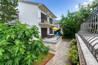Image de Appartement de vacances Jadranovo pour 2 - 4 personnes avec 2 chambres à coucher - Appartement de va