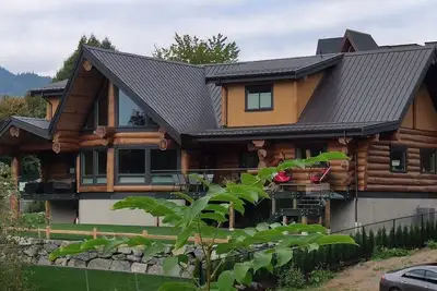Image de Log Home | 4 Bedrooms (7 Beds) | 2. 5 Baths | Maximum 12 Guests