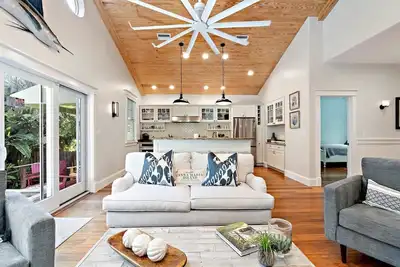 Image de Book Swell Life: 4-Bedroom Paradise Steps from the Beach with Pool