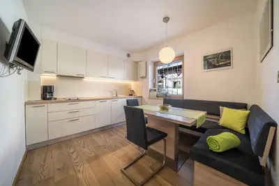Image de Appartement \"Ifinger\" près de la station de ski avec vue sur la forêt, balcon et jardin partagé