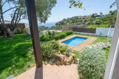 Image de Villa con playa privada, suite con chill out y vista al mar. Piscina agua salina