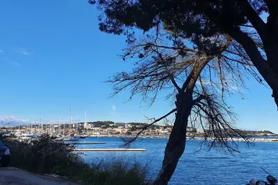 Image de Martigues, superbe studio (2)en face de l'étang de Berre