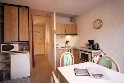 Image de Studio avec Balcon et Ascenseur - 200m du Centre