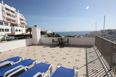 Image de Spacious new central apartment in Old Town with air con, wi-fi
