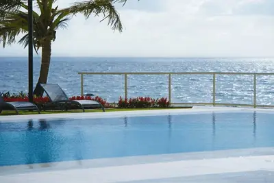 Image de Large and Spacious 3 Bedroom Family Apartment - CoastHM