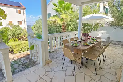 Image de Charmante maison familiale avec grande terrasse et jardins, Ă 200m de la plage