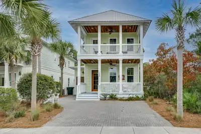 Image de 30a Pet Friendly Beach House- The Snazzy Crab, Sleeps 12, Beach, Pool, Free Golf