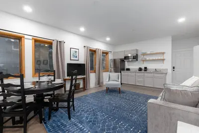 Image de #4 Centrally located with garage & Ev charging