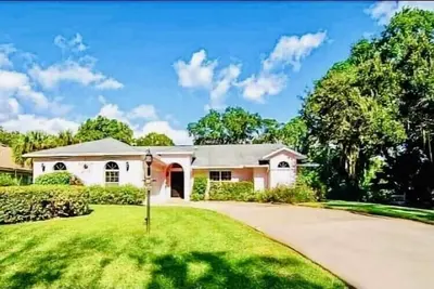 Image de ☀️🌴Coastal Beautiful Pool Home (1800 Sq/ft) All to Yourself! *