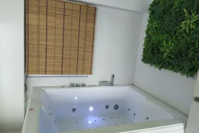 Image de Luxurious private apartment / spa