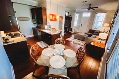 Image de Charming Townhome in premiere neighborhood 5 miles from Augusta National