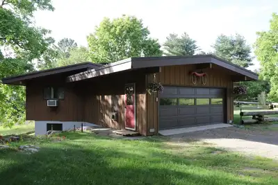 Image de Furnished Remote Work Dream near Albany