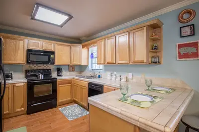 Image de Shipp House- Monthly Rental, Quiet neighborhood, Safe, Near Beach