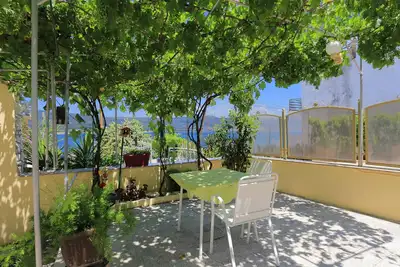Image de Appartement de deux chambres prés de la plage Arbanija, Ciovo (A-18661-a)