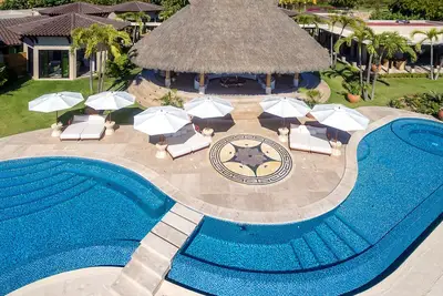 Image de Casa Wirikuta: Private Oceanfront Paradise. Chef, Movie Theater, Gym, Surf Break