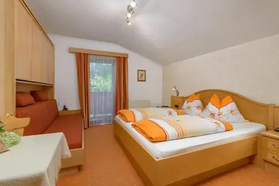 Image de Triple room with shower, Wc (2-3 pers) - Pension Erz-Anger