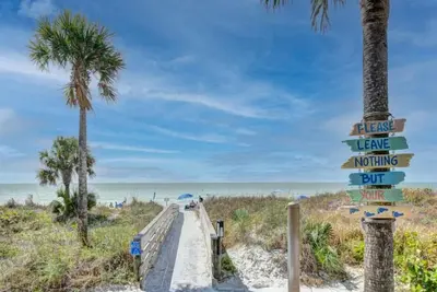 Image de Beauty & the Beach for Lovers of Fun, Work, Beach