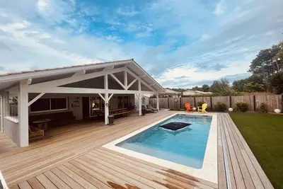 Image de Maison avec piscine et proche de l'ocean