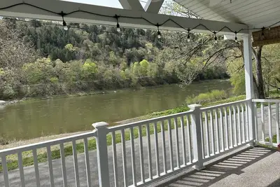 Image de River Front Cottage with Breathtaking view of Allegheny River