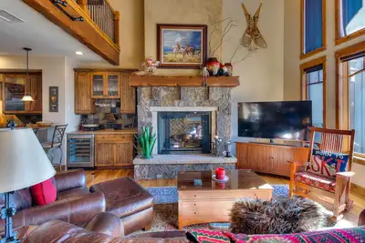 Image de Private Hot Tub - Pool - Ac - Hiking & Biking Nearby