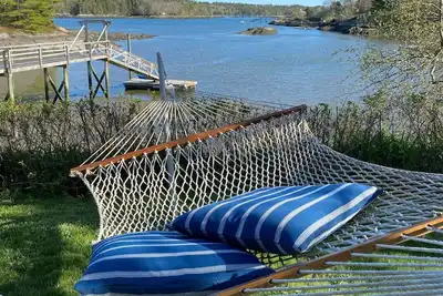 Image de Waterfront Cottage on Tidal Cove with Dock