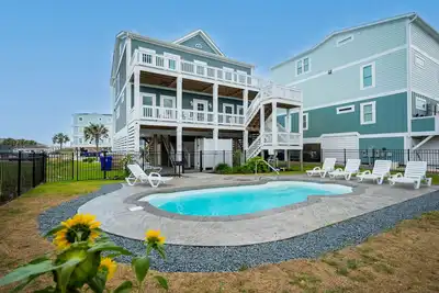 Image de Pier Walker: Spacious, Beautiful Home with Amazing Ocean Views Steps from Oki Pi
