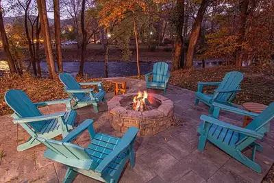 Image de Fancy Pants * Great River Access * Modern * Ev Chg