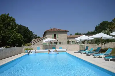 Image de Gite Le Mignon for 5 people in a complex of 6 gites with swimming pool.