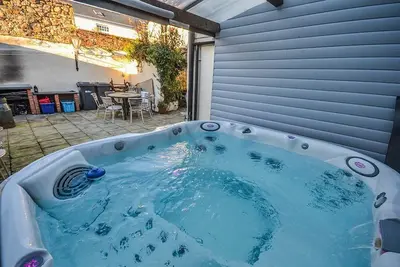 Image de Kings House - a town house that sleeps 12 guests in 6 bedrooms