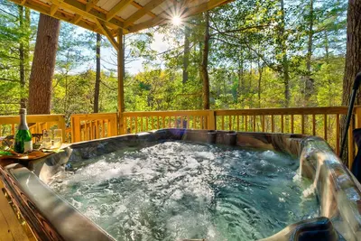 Image de Spring Retreat! Theater, Xbox, Hot Tub & PoolTable