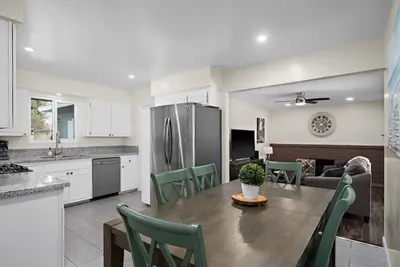 Image de Hidden Gem Upgraded 4\/2 in Nw Fresno w Rv Parking
