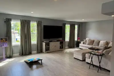 Image de Jersey Shore Beach House + Stock Tank Pool, Pac Man, Corn Hole, Connect Four