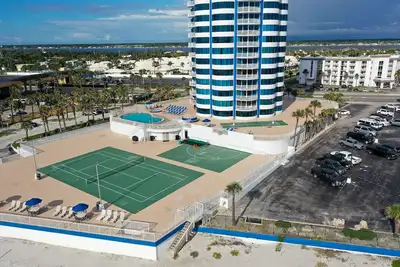 Image de Oceanfront 1 Br Condo, Best Views on the Beach Honeymoon Favorite PeckPlaza 19ne