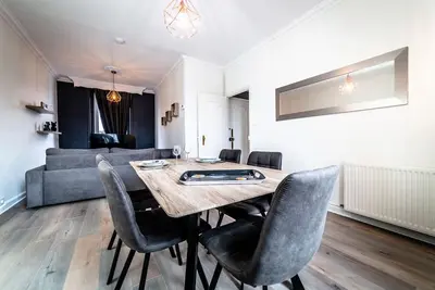 Image de ★ Esprit Maison de Famille ★ Parking ★ 3 Suites Privatives
